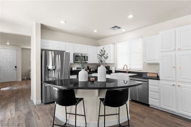 10242 Garden State Drive, Las Vegas, NV 89135