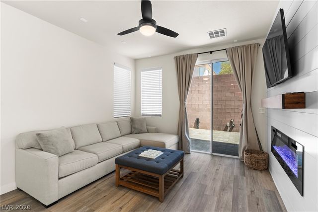 10242 Garden State Drive, Las Vegas, NV 89135