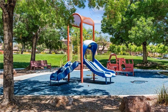 10242 Garden State Drive, Las Vegas, NV 89135