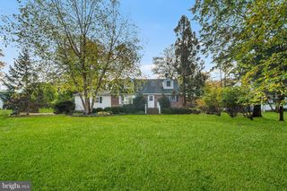 13 LOPATCONG DR, Trenton, NJ 08638