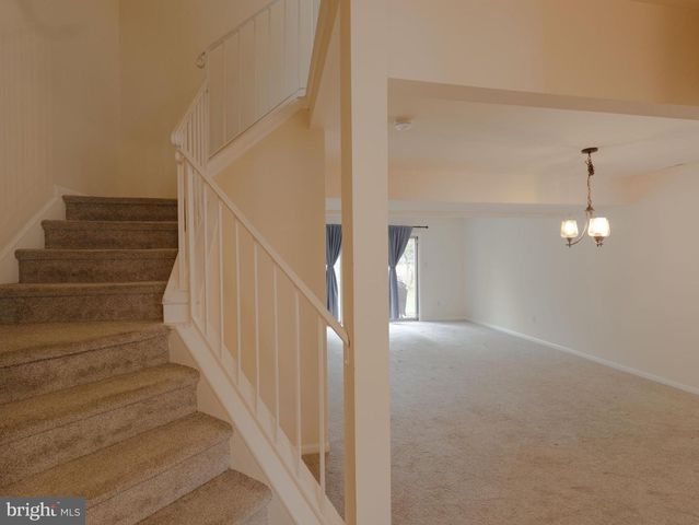 18 WOODBROOK DR, Mantua, NJ 08051