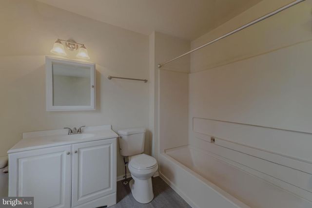 18 WOODBROOK DR, Mantua, NJ 08051