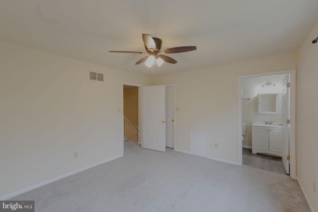 18 WOODBROOK DR, Mantua, NJ 08051