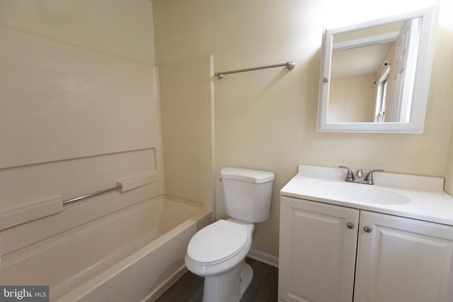 18 WOODBROOK DR, Mantua, NJ 08051