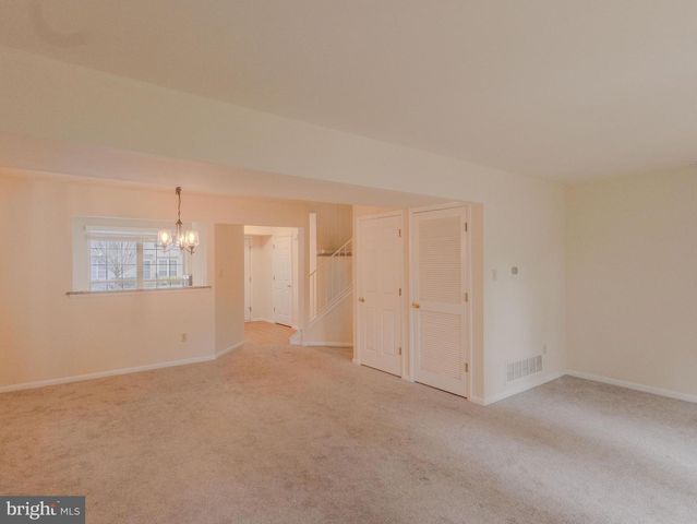 18 WOODBROOK DR, Mantua, NJ 08051