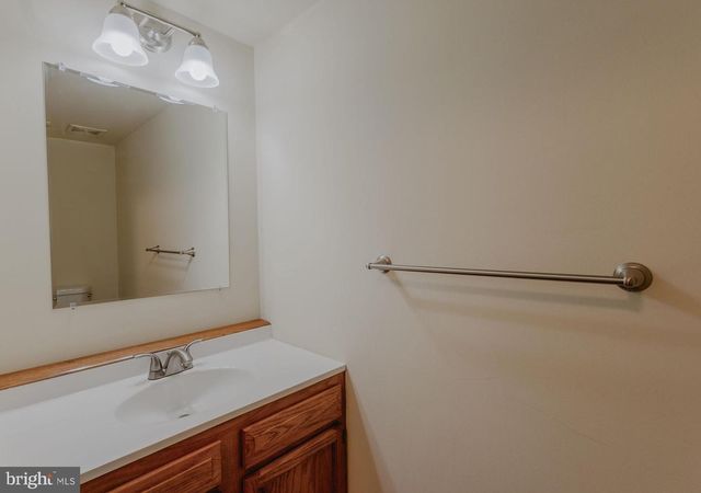 18 WOODBROOK DR, Mantua, NJ 08051