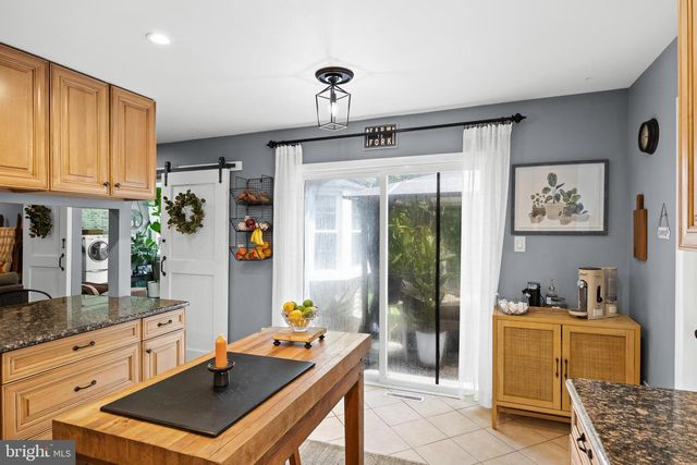 18 SHERWOOD DR, Medford, NJ 08055