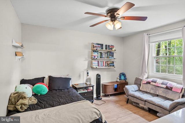 18 SHERWOOD DR, Medford, NJ 08055