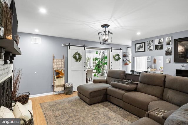 18 SHERWOOD DR, Medford, NJ 08055