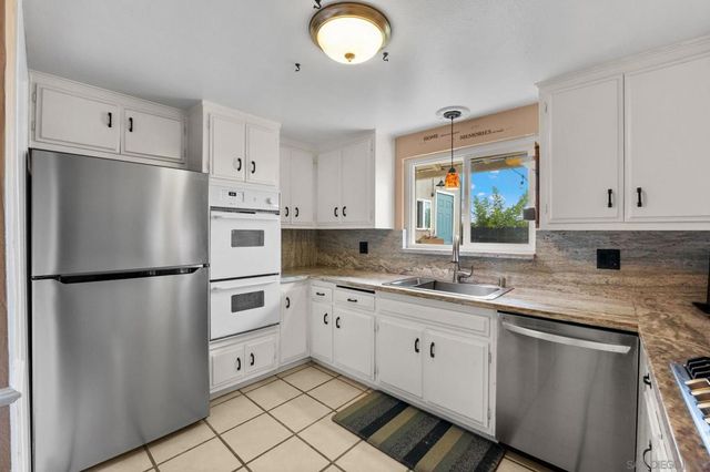 1802 Pamela Ln, Escondido, CA 92026