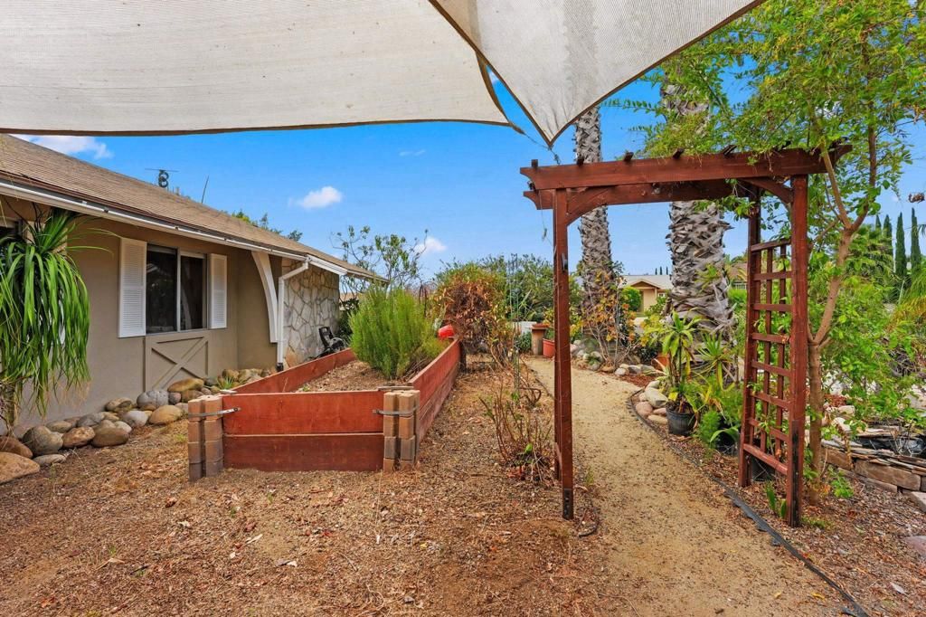 1802 Pamela Ln, Escondido, CA 92026 — photo 3