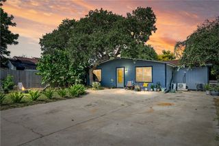 252 S 8th St, Aransas Pass, TX 78336