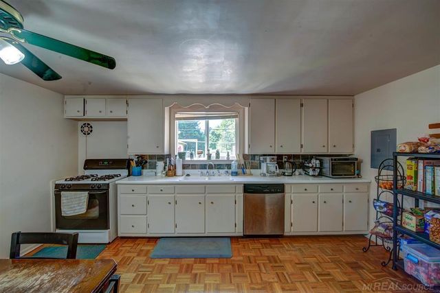 3531 State Road, Fort Gratiot, MI 48059