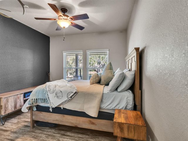 155 Horse Shoe Trail, Angleton, TX 77515