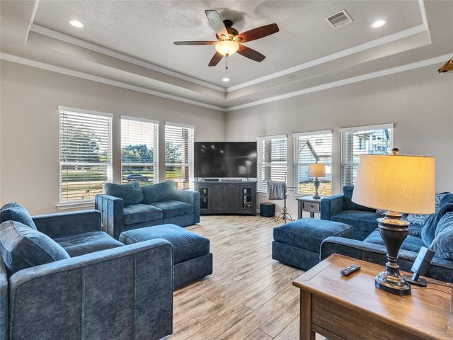 155 Horse Shoe Trail, Angleton, TX 77515