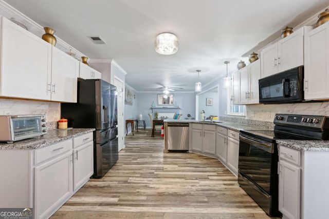 1925 Glenellen Court, Kennesaw, GA 30152