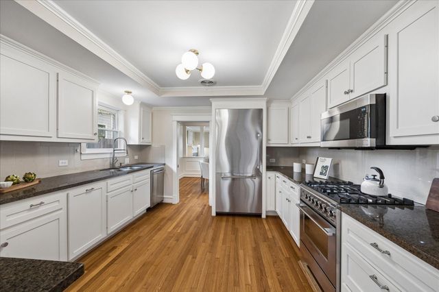 758 E 17th Street, Houston, TX 77008