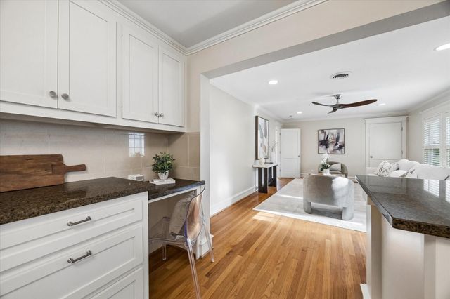 758 E 17th Street, Houston, TX 77008