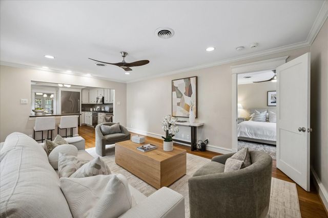 758 E 17th Street, Houston, TX 77008