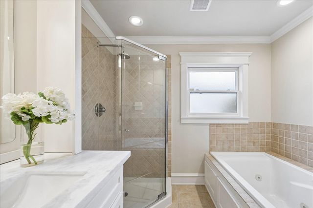 758 E 17th Street, Houston, TX 77008