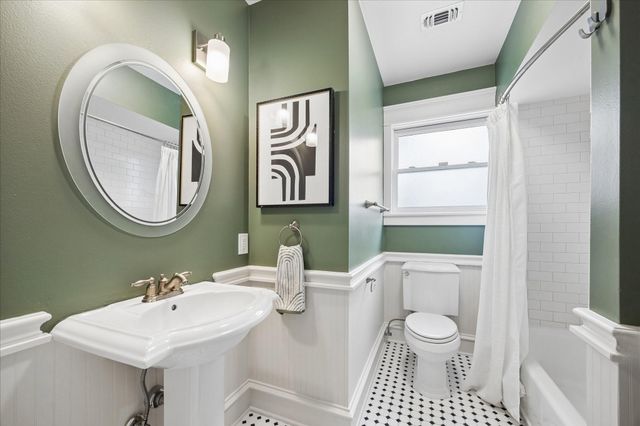 758 E 17th Street, Houston, TX 77008