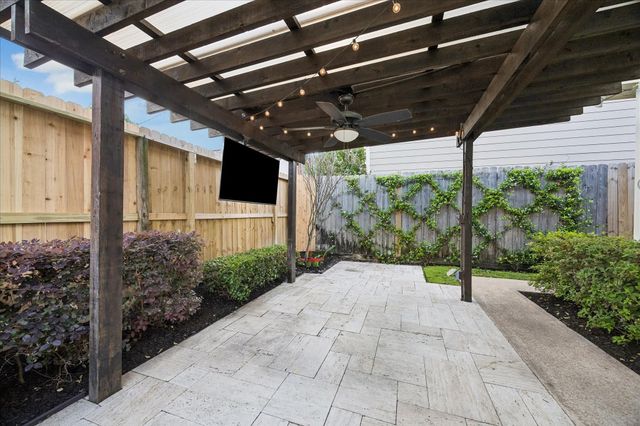 758 E 17th Street, Houston, TX 77008