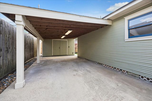 758 E 17th Street, Houston, TX 77008