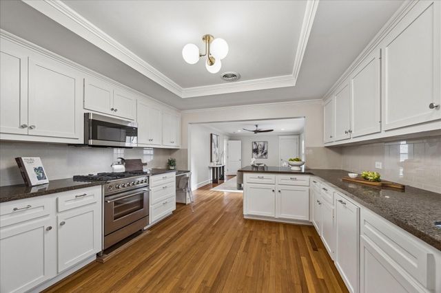 758 E 17th Street, Houston, TX 77008