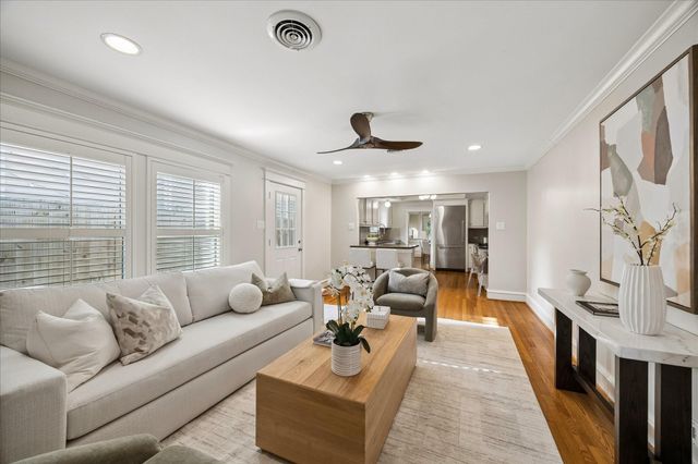 758 E 17th Street, Houston, TX 77008