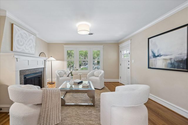 758 E 17th Street, Houston, TX 77008