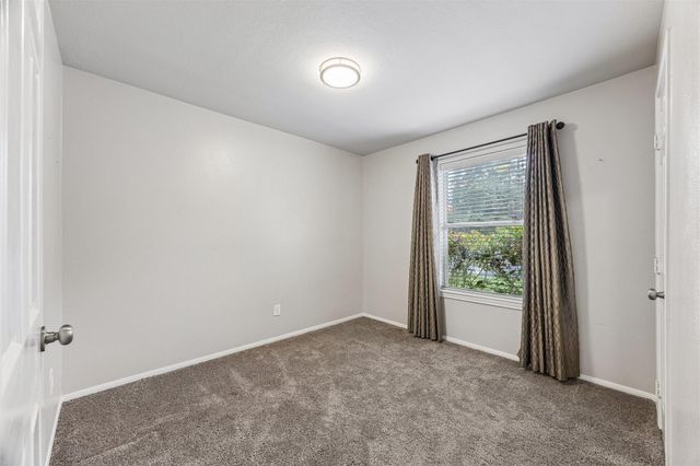 802 W Sealy Street, Alvin, TX 77511