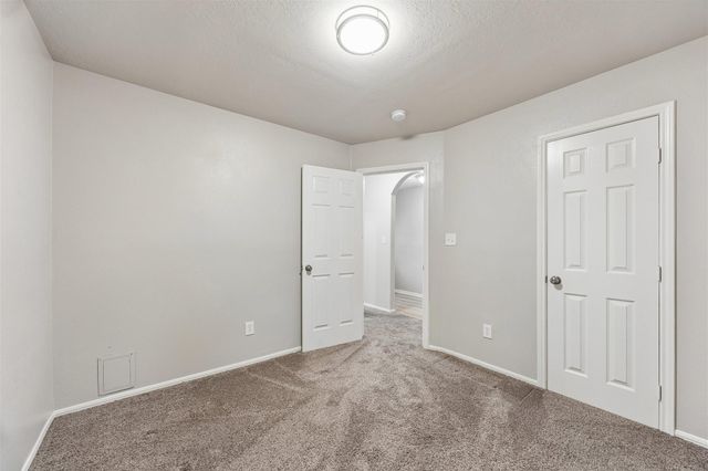 802 W Sealy Street, Alvin, TX 77511