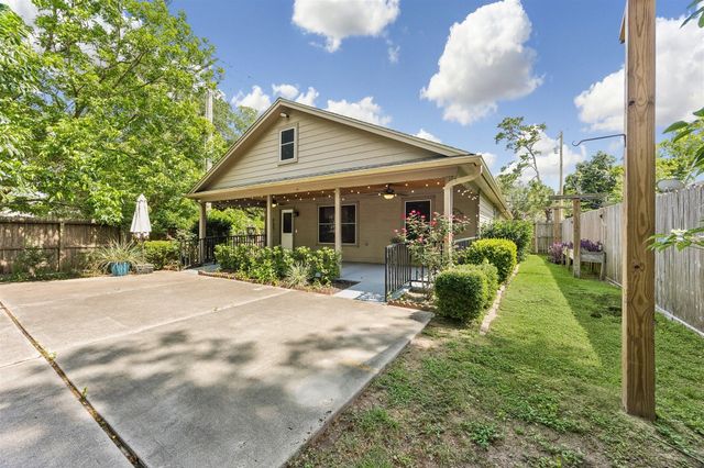 802 W Sealy Street, Alvin, TX 77511