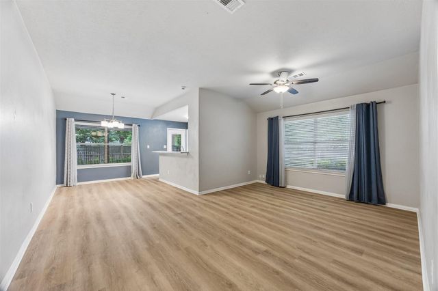 802 W Sealy Street, Alvin, TX 77511