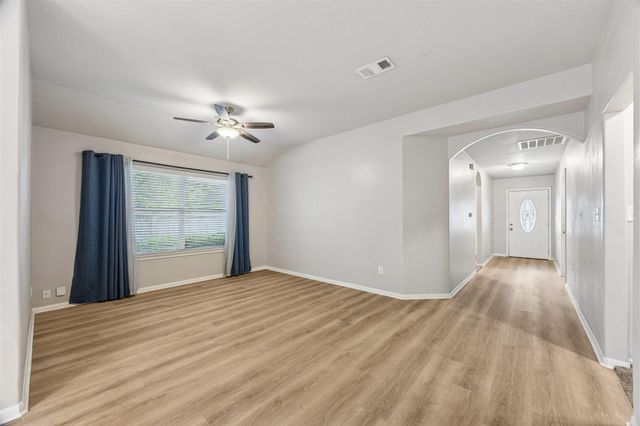 802 W Sealy Street, Alvin, TX 77511
