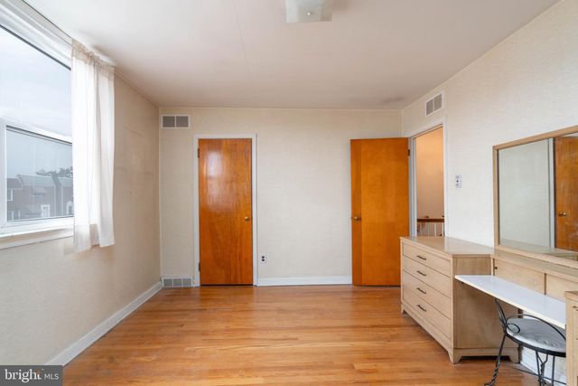 1016 CLAYTON RD, Wilmington, DE 19805