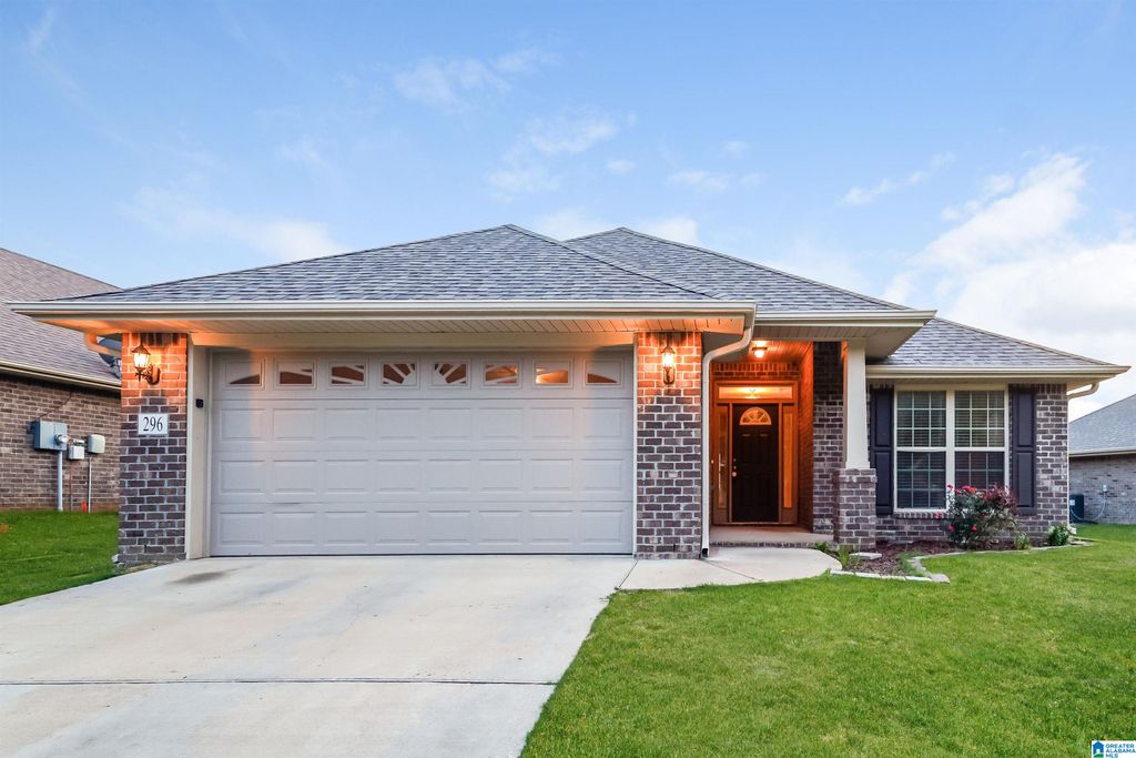 296 IVY HILLS CIRCLE, Calera, AL 35040