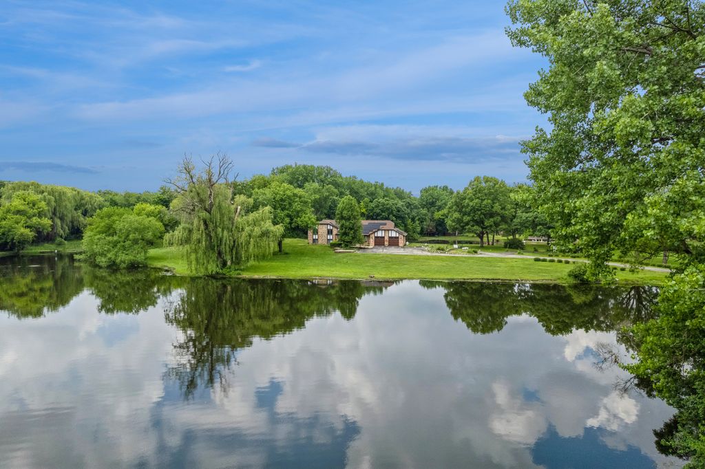 17N396 Binnie Lakes Trail, Dundee, IL 60118