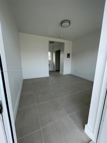 2196 Ali Baba Ave 8, Opa-locka, FL 33054