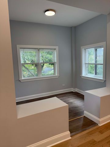 3801 W Belle Plaine Avenue 2, Chicago, IL 60618