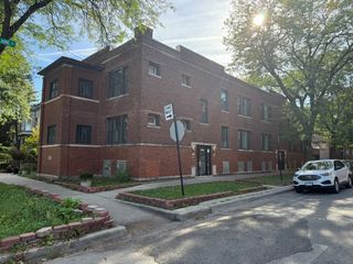 3801 W Belle Plaine Avenue 2, Chicago, IL 60618