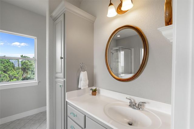 19627 Tyler TRL, Jonestown, TX 78645