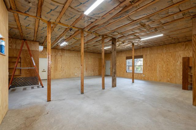19627 Tyler TRL, Jonestown, TX 78645