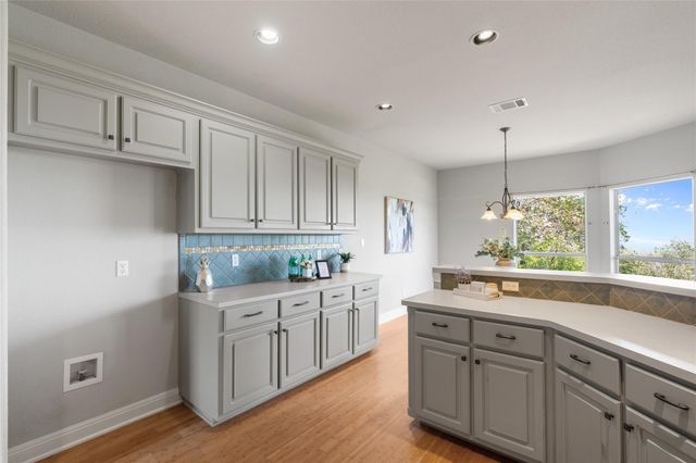 19627 Tyler TRL, Jonestown, TX 78645