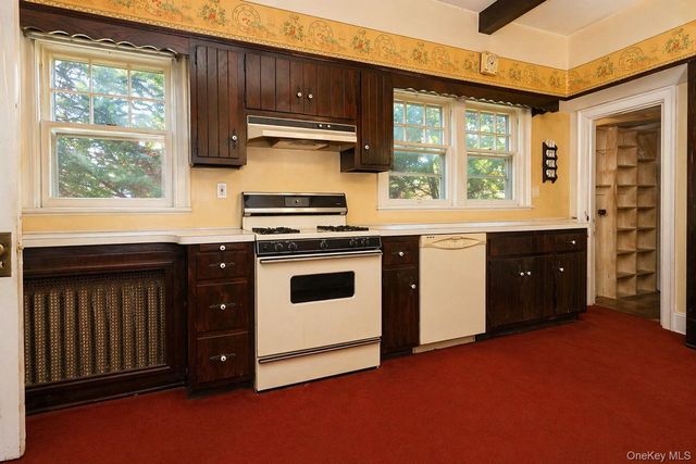 211 Old Middletown Road, Pearl River, NY 10965