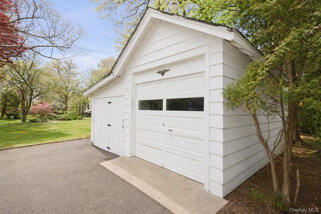 211 Old Middletown Road, Pearl River, NY 10965