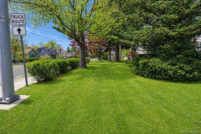 211 Old Middletown Road, Pearl River, NY 10965