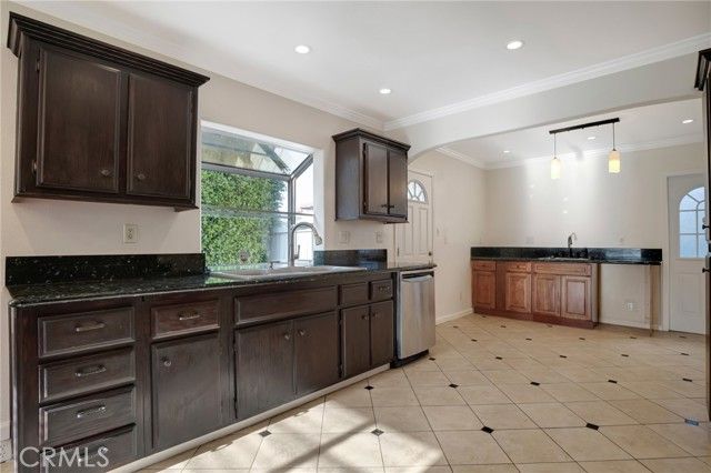 6730 Balboa Boulevard, Van Nuys (los Angeles), CA 91406