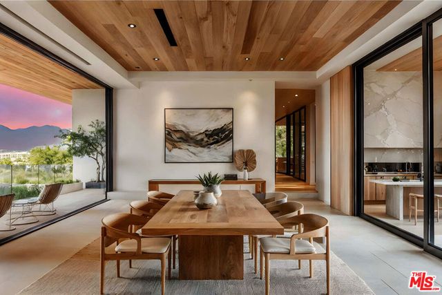 1510 N Tigertail Road, Los Angeles, CA 90049