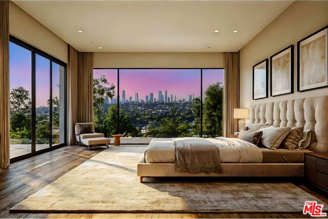 1510 N Tigertail Road, Los Angeles, CA 90049